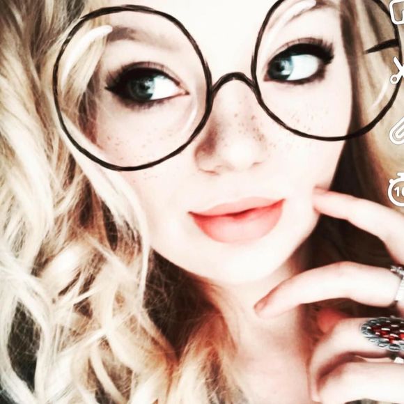 Meet your Posher, Shelby - Picture 1 of 1